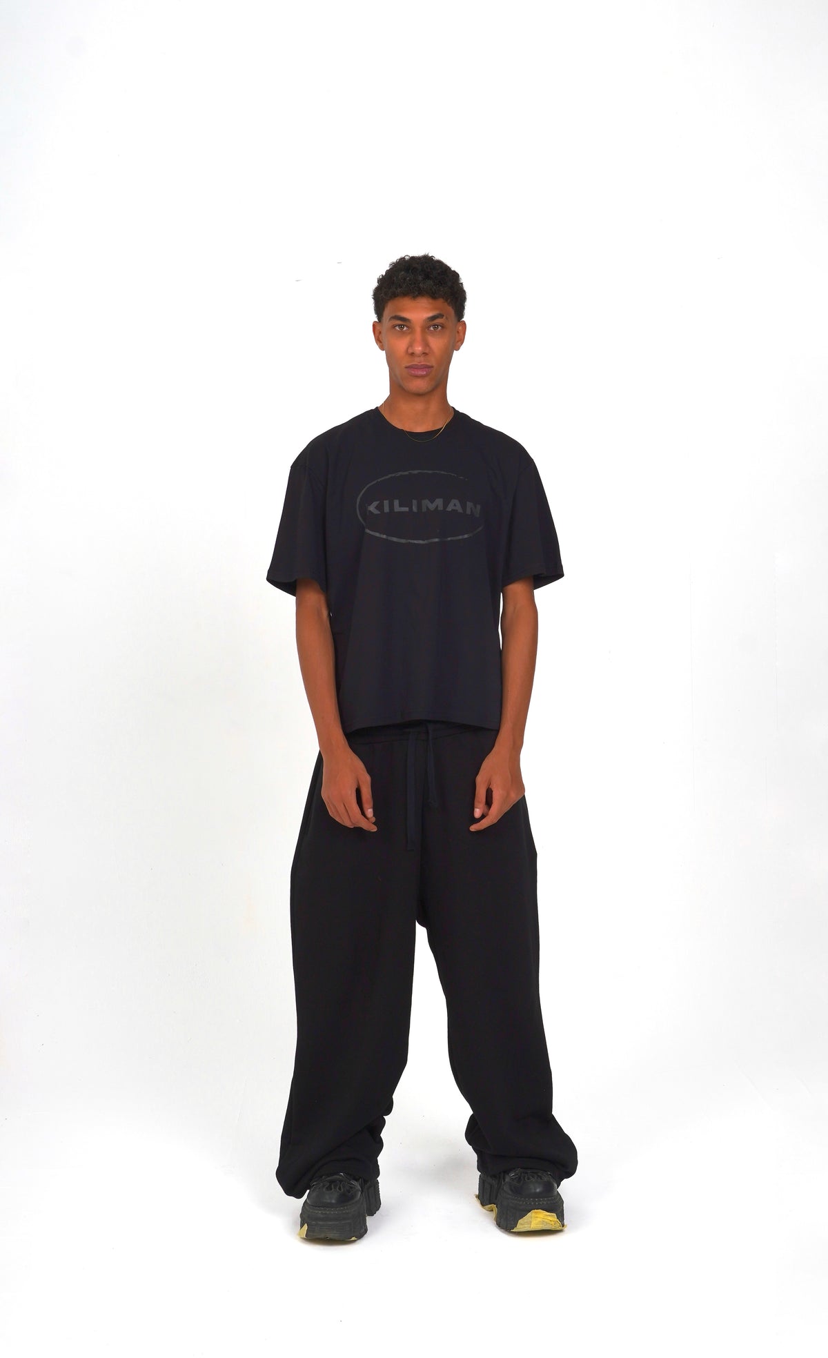 BLACK TOWN BALLON SWEATS