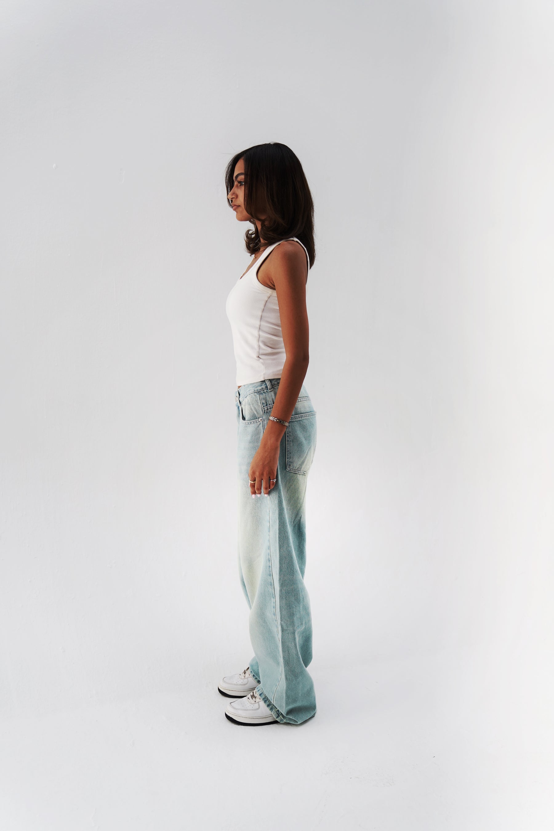 LIGHT WASHED DENIM