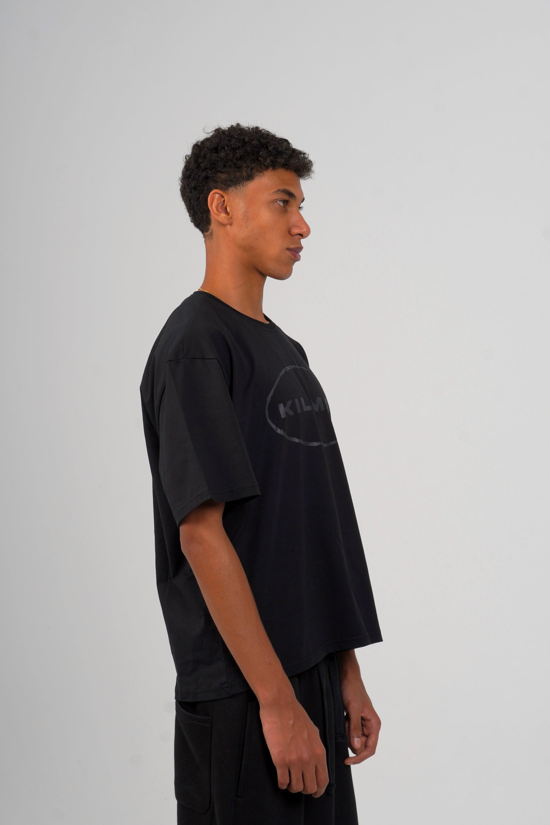 BLACK TOWN BOXY T-SHIRT