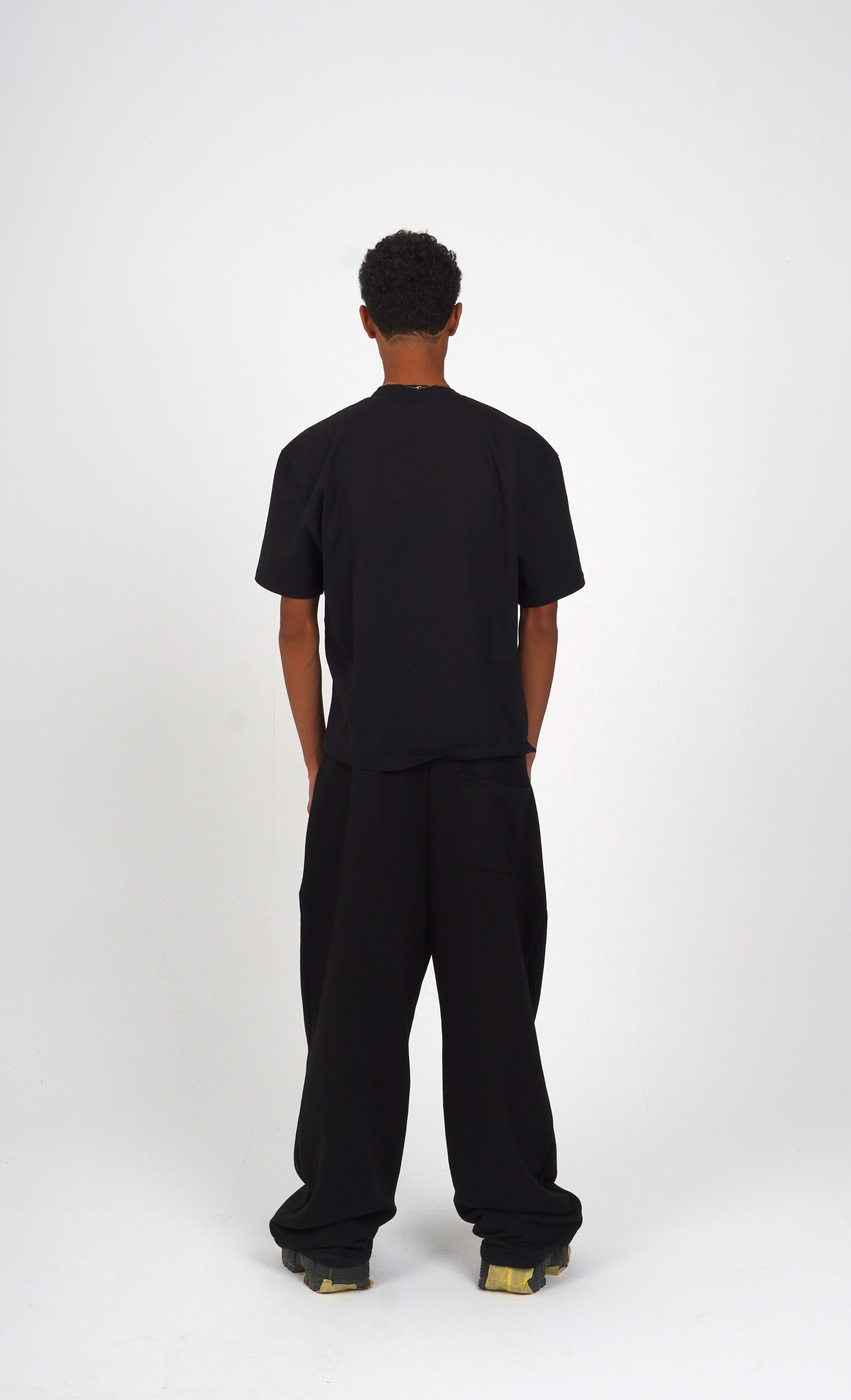 BLACK TOWN BOXY T-SHIRT