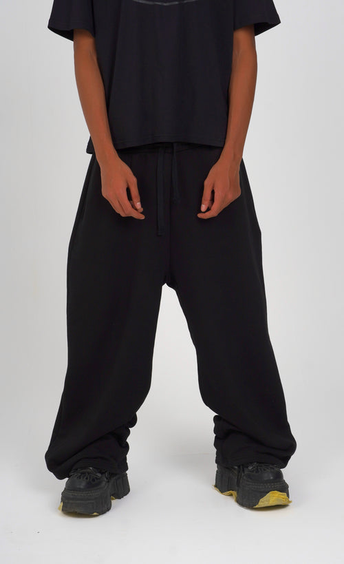 BLACK TOWN BALLON SWEATS