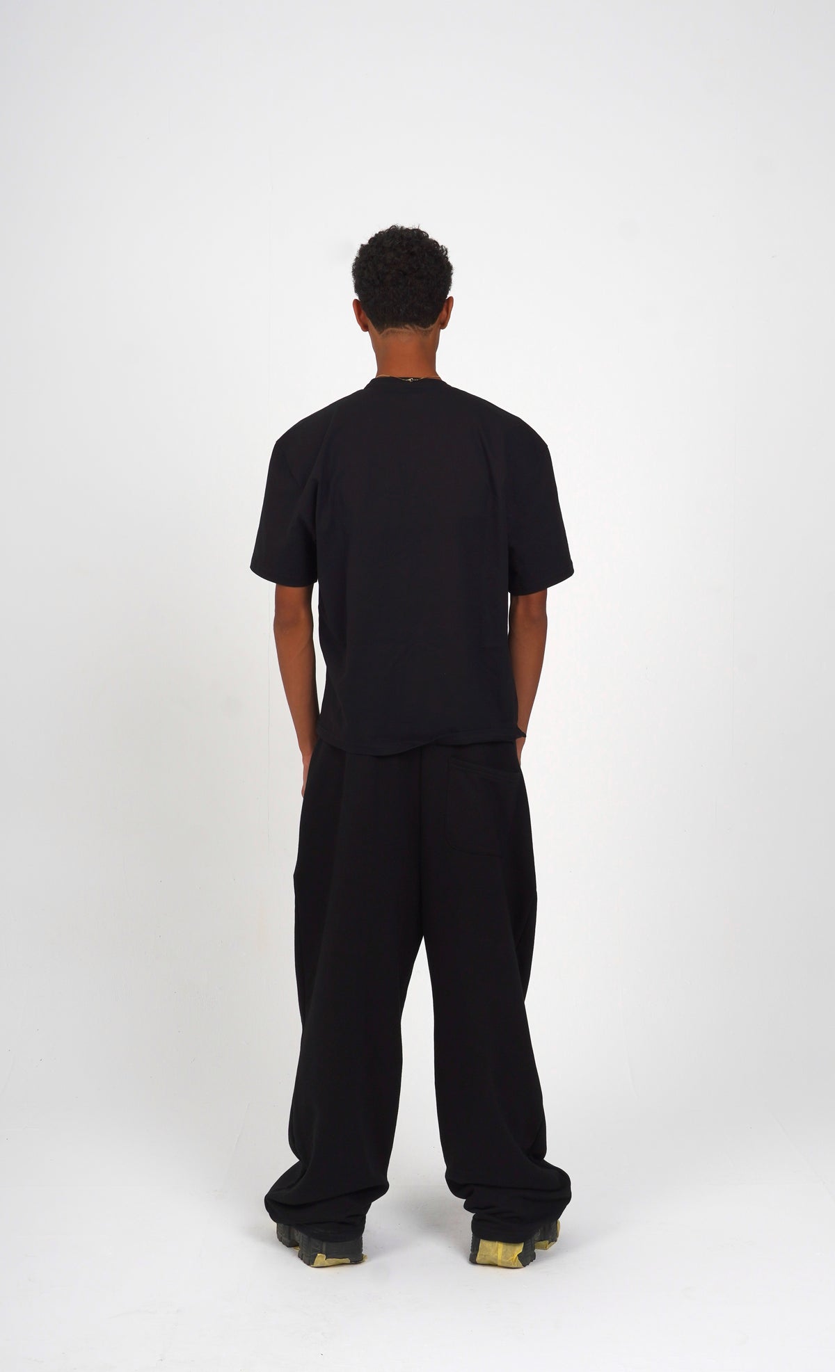 BLACK TOWN BALLON SWEATS
